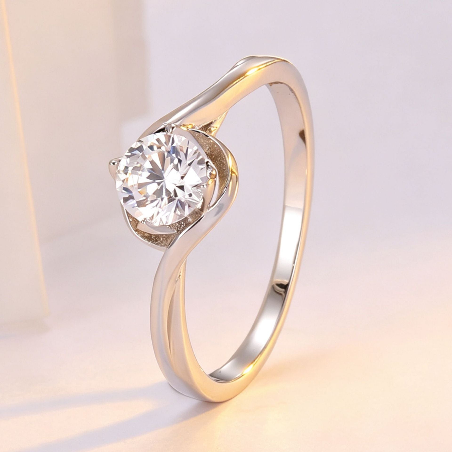 Vortex Single Diamond Twist Arm Ring